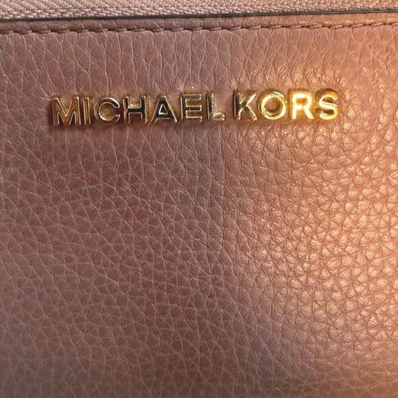 Michael Kors Jet Set Large Three Quarter Zip Leather Wallet - Dusty Rose - Picture 12 of 13